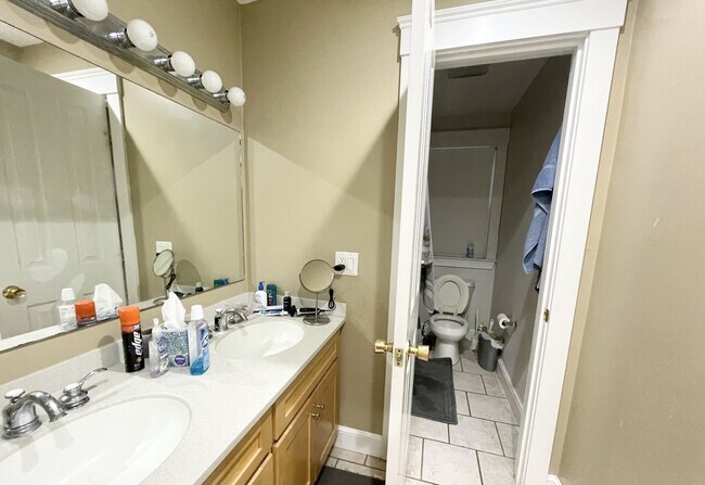 Photo - 27 Iroquois St Unit -