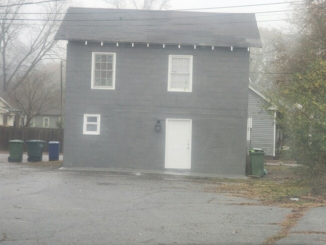 Photo - 1360 Ellis Rd Unit Carriage Room 1 A