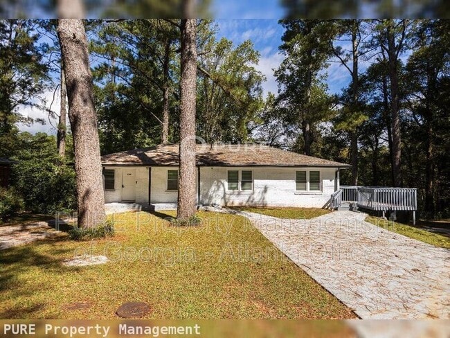 Building Photo - 1138 Gerald Pl SW Unit Apt B