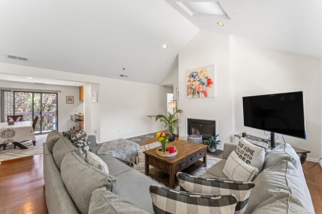 Photo - 2289 Bedford St Unit G18