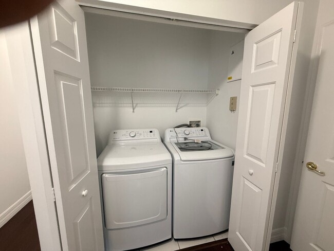 Photo - 707 Westpark Way