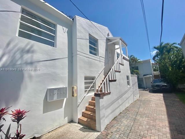 Building Photo - 830 W 40th St Unit 2