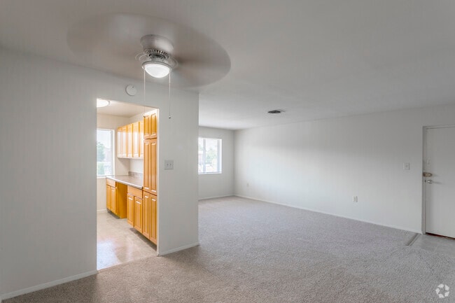 3 BR, 1.5 BA - 1,140 SF