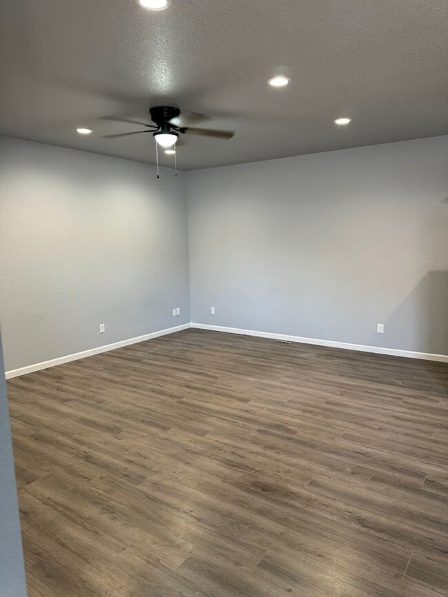 Photo - 324-326 W Coral Dr