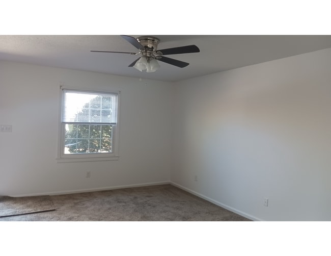 Photo - 115 Eastcliff Dr SE