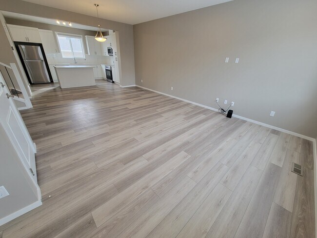 Photo - 20821-2019A 19A Ave NW