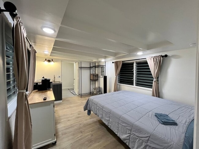 Building Photo - 1130 Keolu Dr Unit C