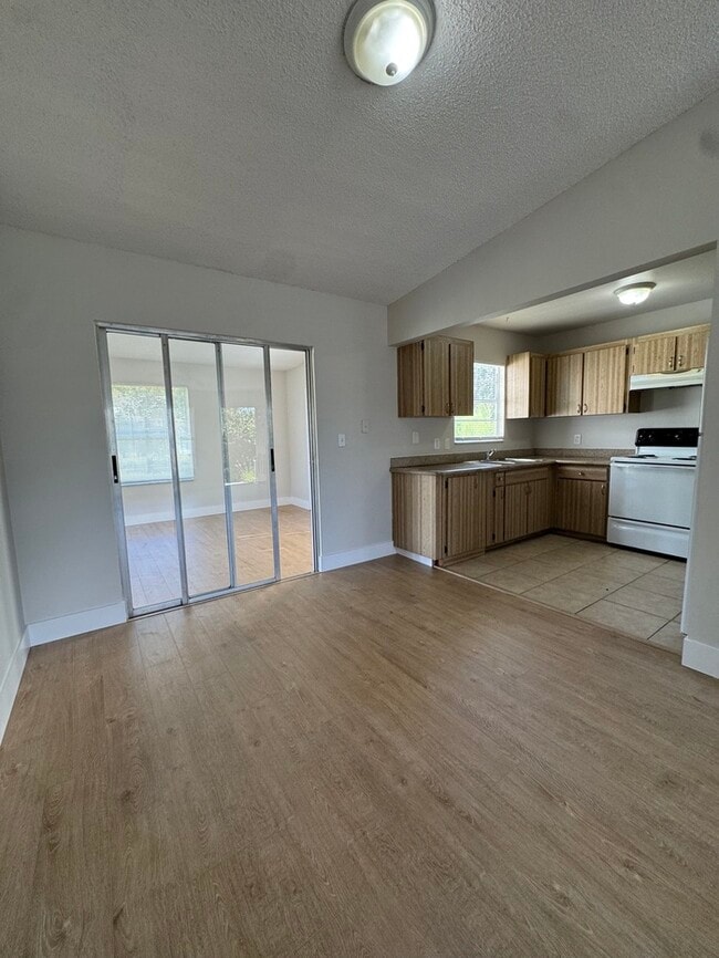 Photo - 725 Caribou Dr