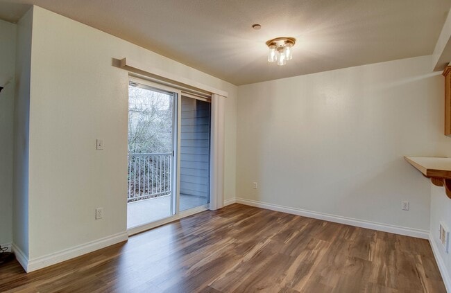 Photo - 3 Bed 2 Bath Second floor Condo - HALF OFF...