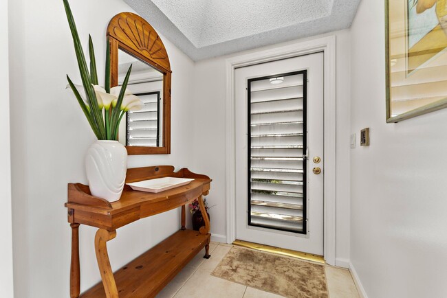 Photo - 527 Brackenwood Pl