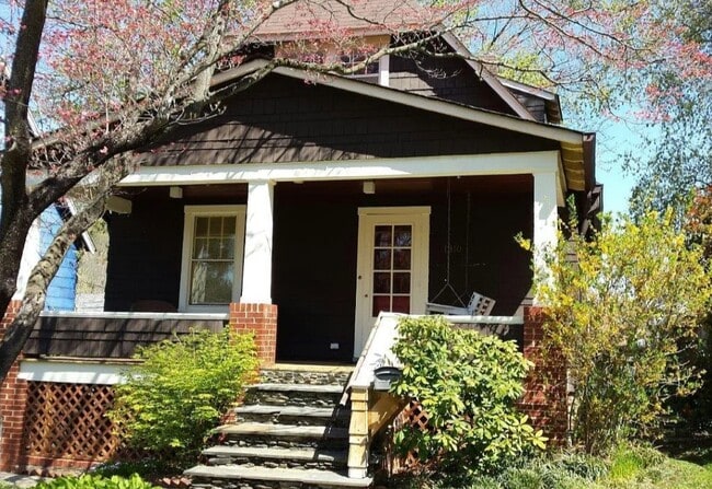 Building Photo - 1310 Appleby Ave Rental
