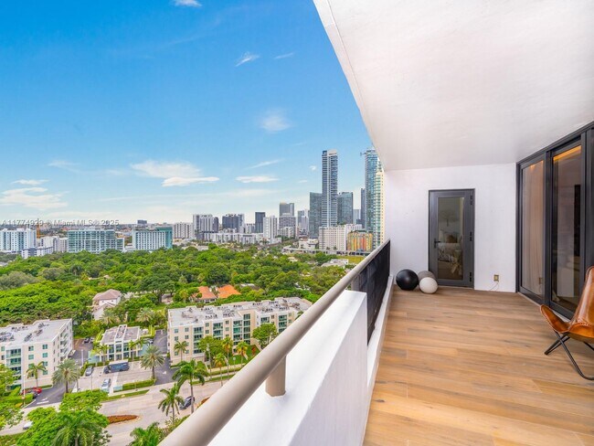 Photo - 1581 Brickell Ave Unit 1606