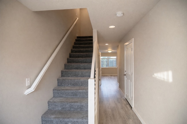 Photo - 5917 NE 71st Ct