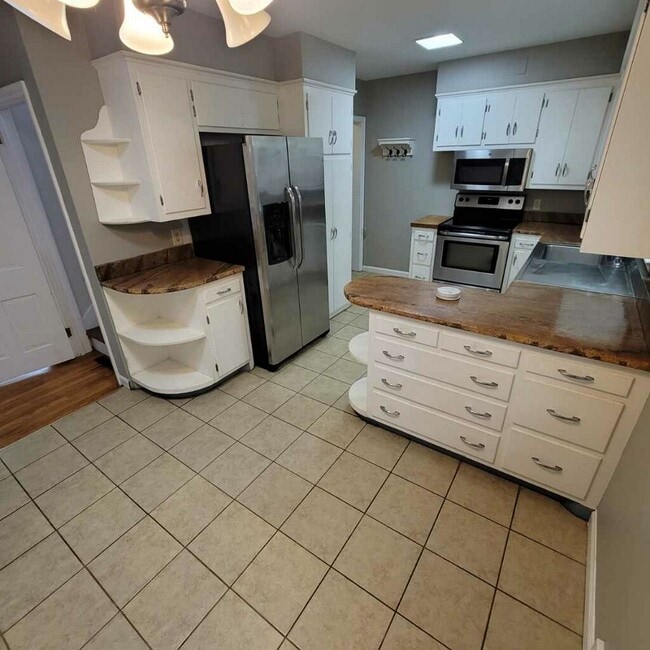 Photo - 215 N 12th St