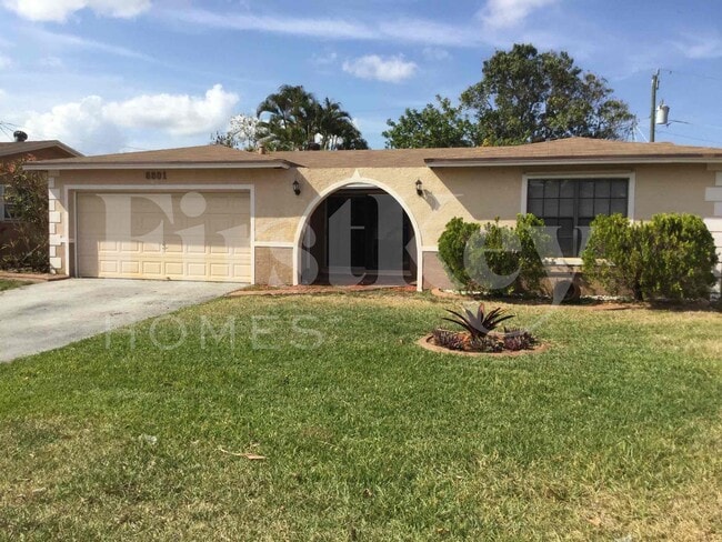 Building Photo - 8801 N Bermuda Dr