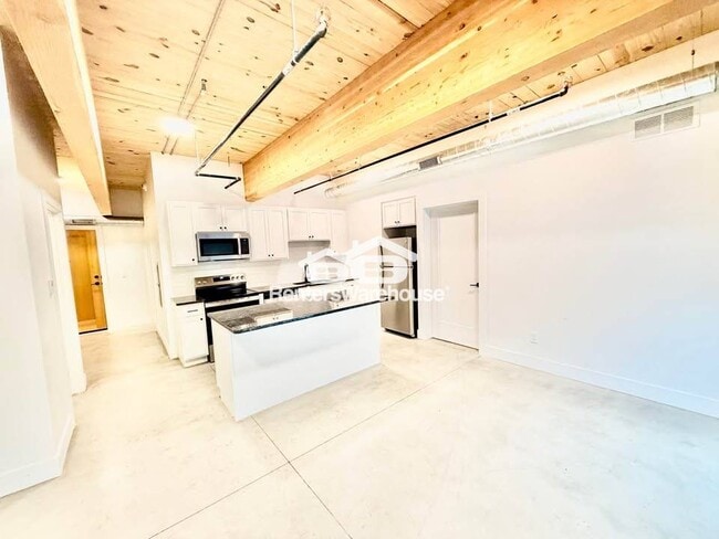 Photo - 2701 Ingersoll Ave