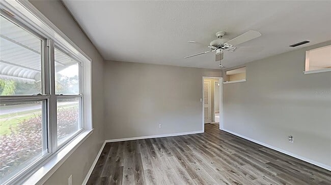 Photo - 120 S Hull Ave