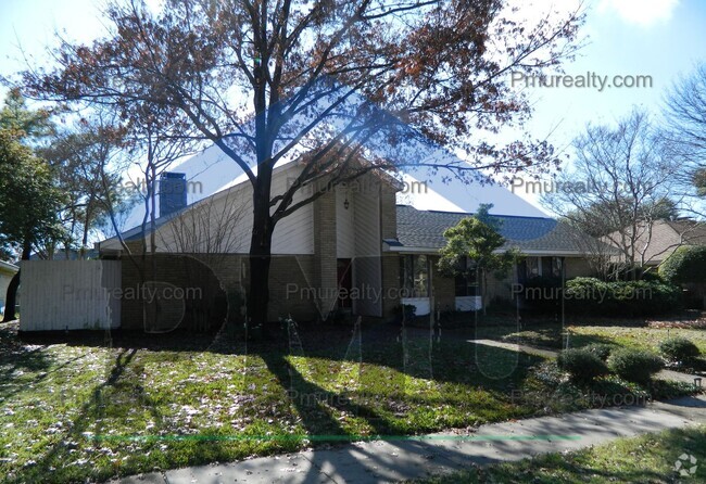 Building Photo - AVAILABLE NOW!!! Stunning 4-Bed, 3-Bath Ho... Rental