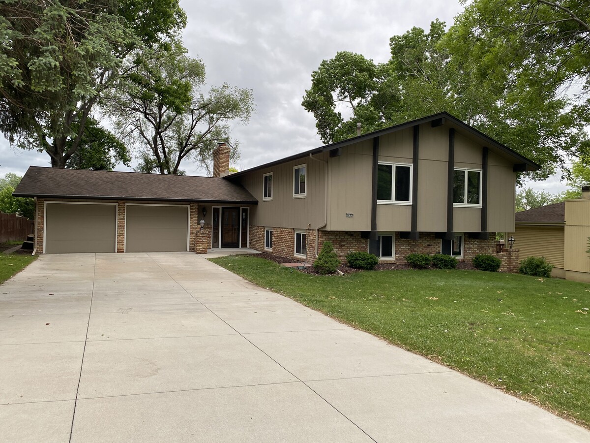 Photo - 1435 S 167th Ave House