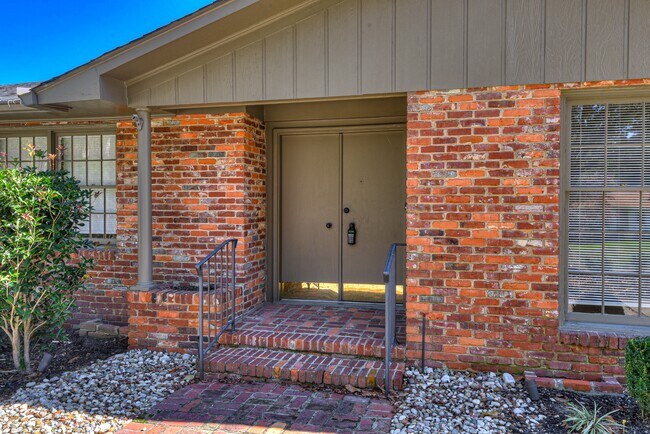 Photo - 3137 Edinburgh Dr