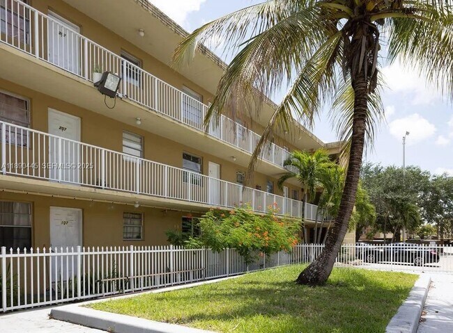 Building Photo - 955 W 74th St Unit 101