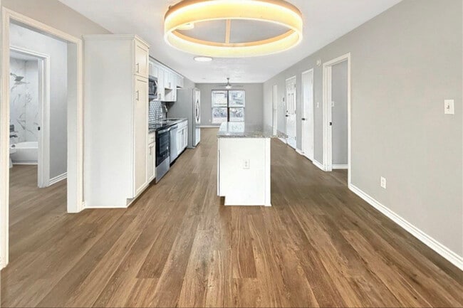 Photo - 1810 Clarawood Dr