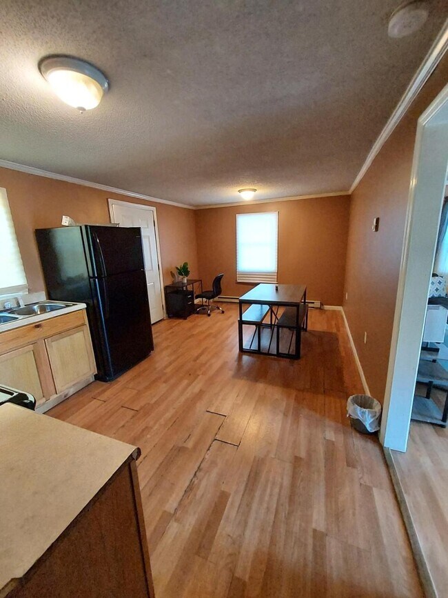 Photo - 101 Virginia St