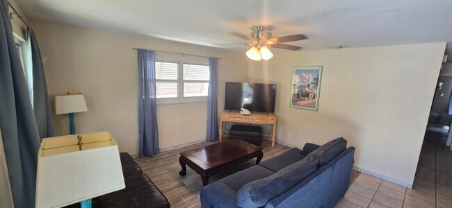 Photo - 1735 Bahama Dr