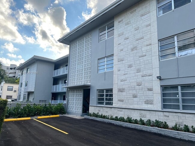 Photo - 2300 SW 3rd Ave Unit 4