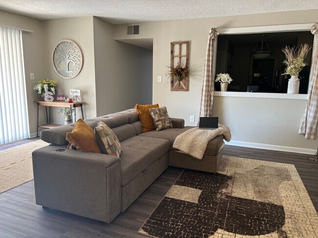 Photo - Oaks at Edgemont