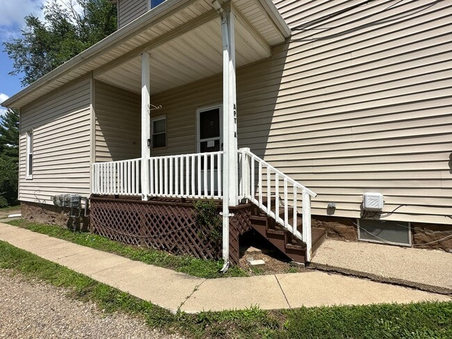 Photo - 504 N State St Unit Apt #A - Lower Left Side