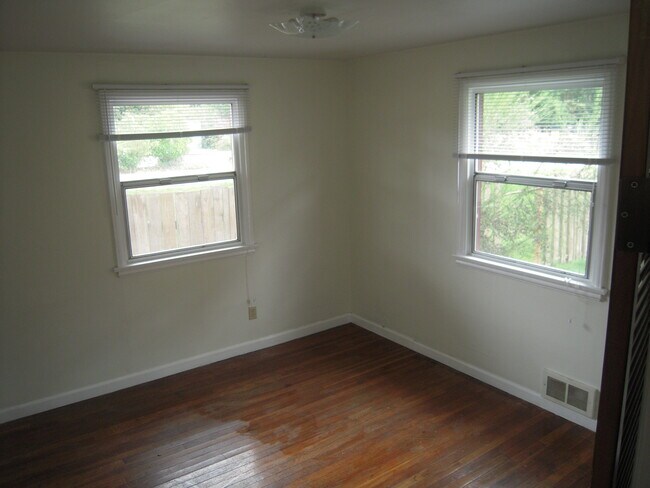 Photo - 17214 Ronald Pl N Unit apt 6