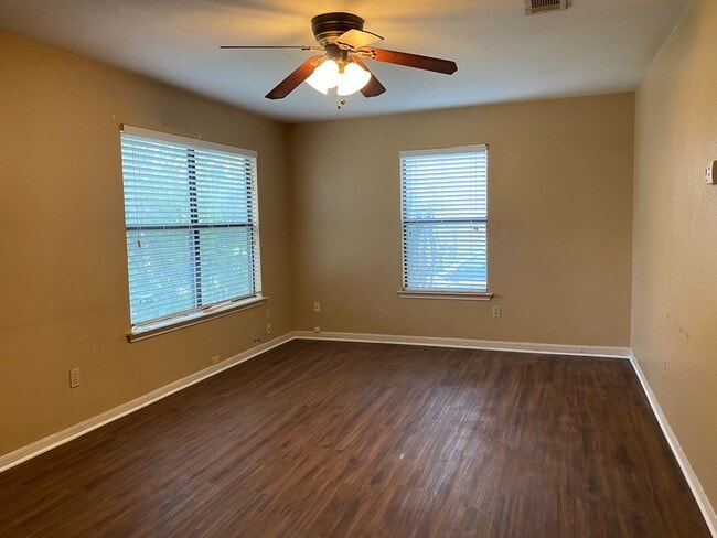 Photo - 2 BEDROOM, 2 BATH CENTRAL BELTON
