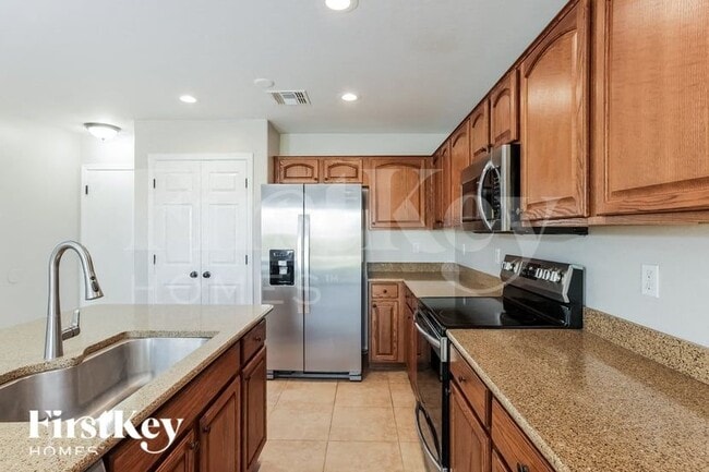 Photo - 30467 N Gunderson Dr