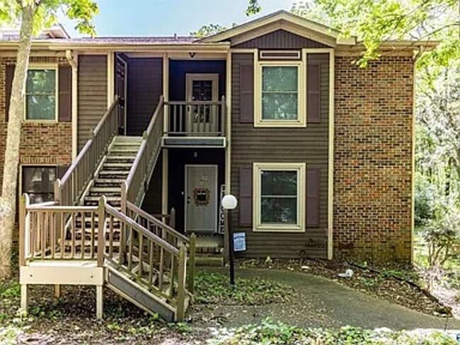 Building Photo - 2092 Woodlawn Dr SW
