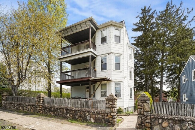 Building Photo - 197 Westervelt Ave Rental