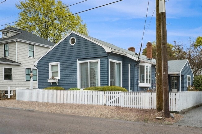 Photo - 13 Roosevelt Ave