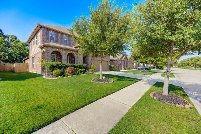 Photo - 5918 Rivergrove Bend Dr