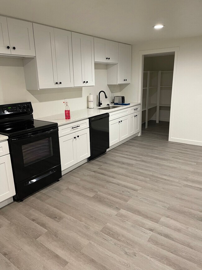 Photo - 1868 S Longview Rd