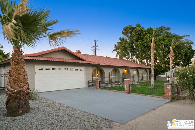 Photo - 350 W Pico Rd