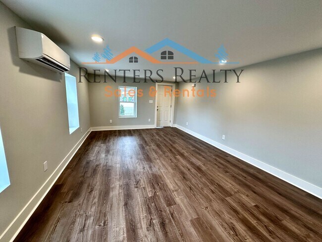 Photo - Studio Duplex with Yard