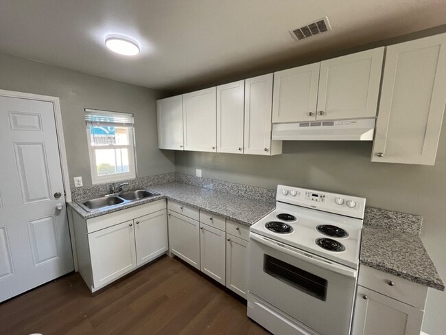 Building Photo - 2136-2142 N First St - 2138 Rental