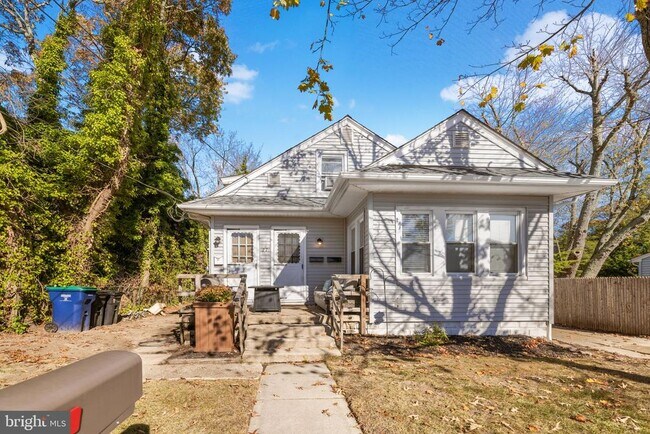 Building Photo - 27 E Groveland Ave Rental