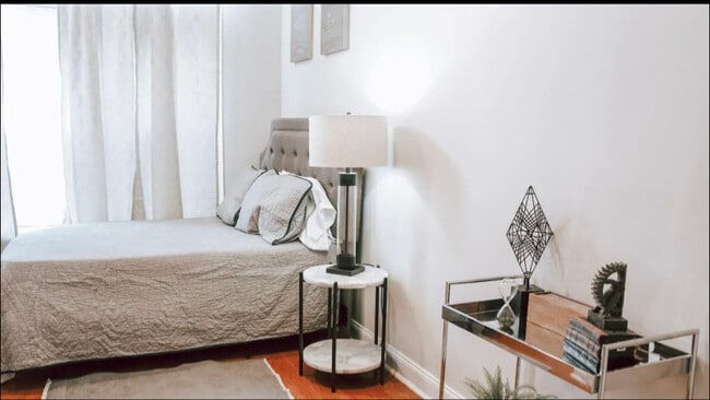 Photo - 662 Bleecker St