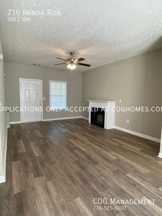 Photo - 210 Randa Run