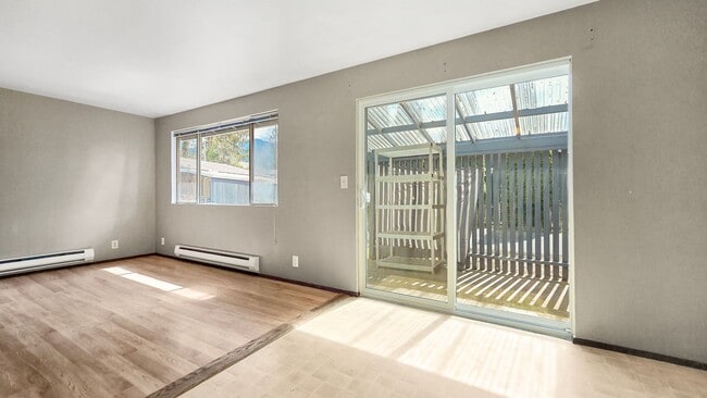 Photo - 2 Bed, 1 Bath Duplex in Prime Olde Town Issaquah Location with a Yard