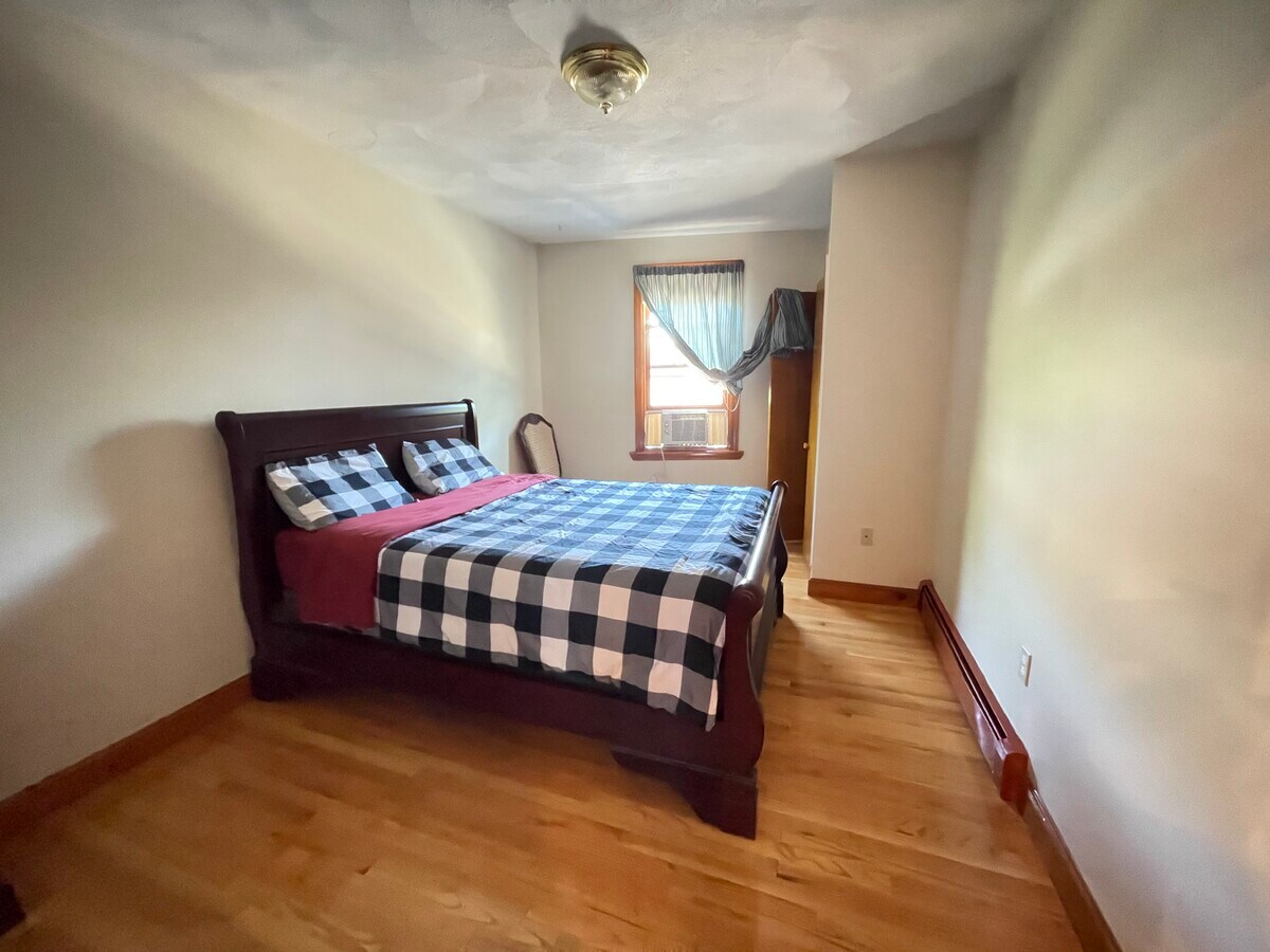 Photo - 1124 Cambridge St