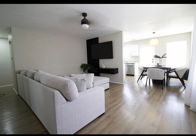 Photo - 7408 Rainmaker Rd SW