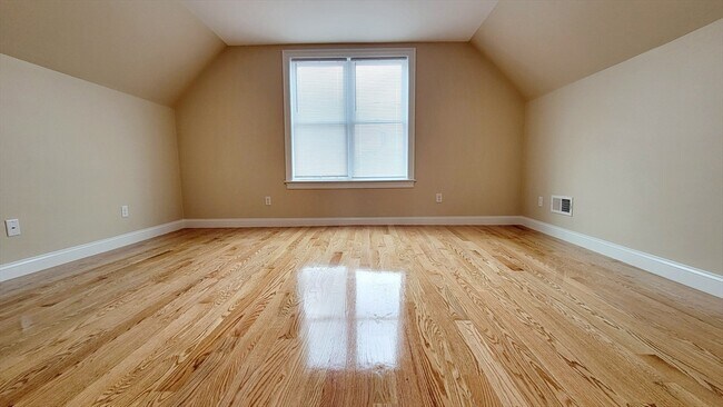 Photo - 64 Waverly St Unidad 2