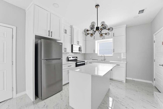 Photo - 2409 E Viviana St